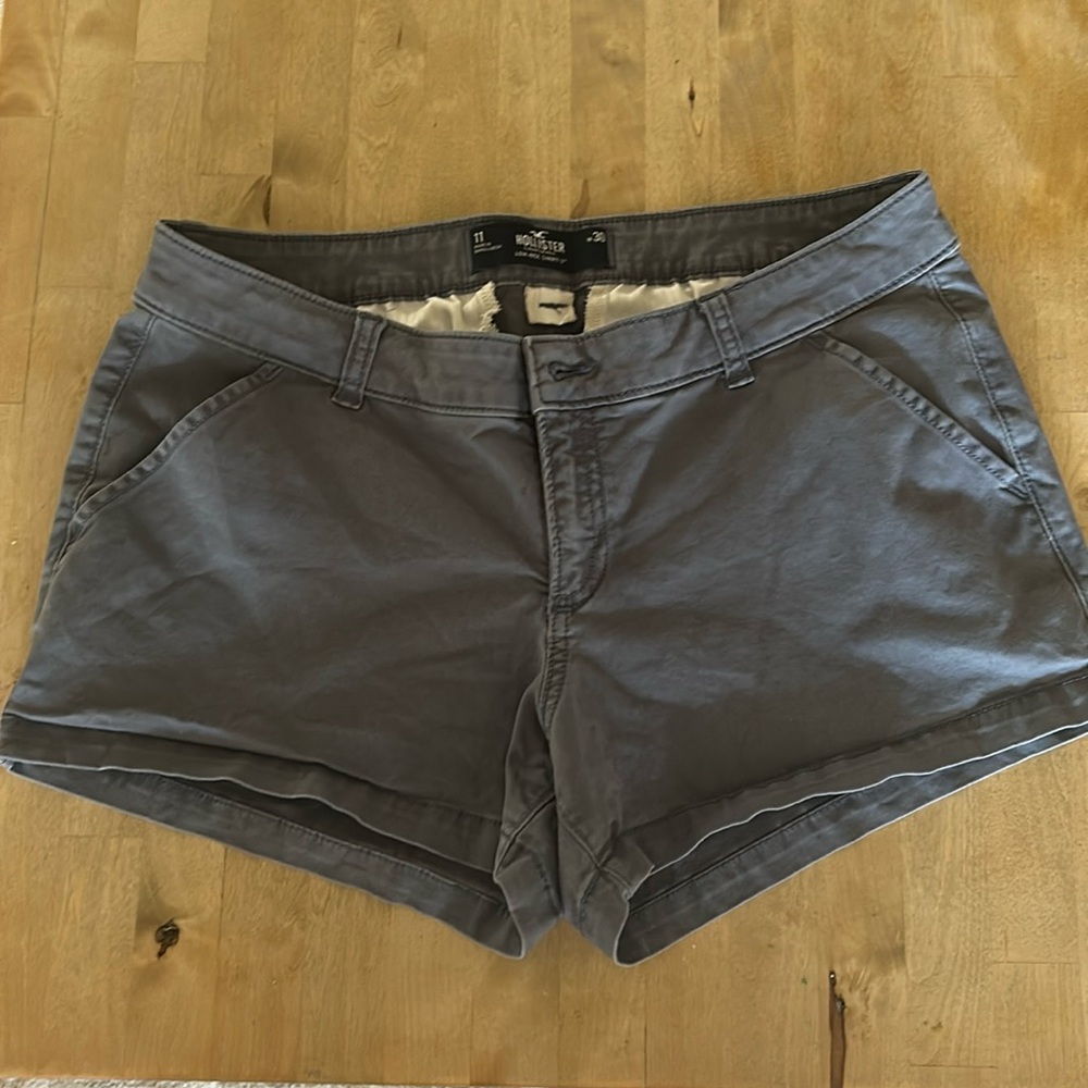 Women's Gray Low-rise 3 inch cargo shorts
